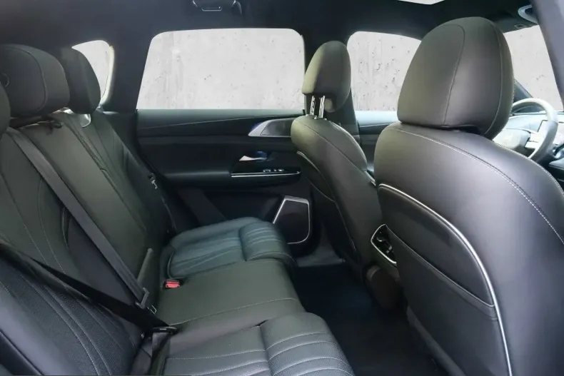 XPENG G9 din 2025 cu 19.700 km - oferta XPE251685 - foto 8