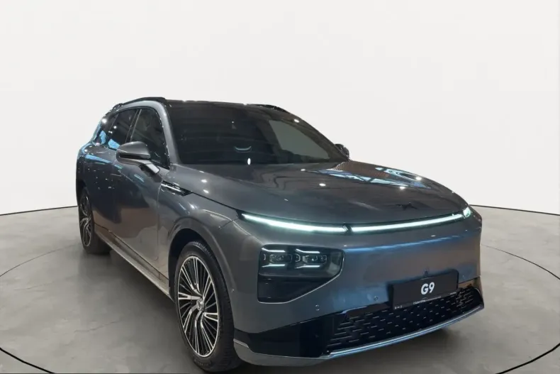 XPENG G9 din 2025 cu 8.100 km - oferta XPE251687 - foto 1