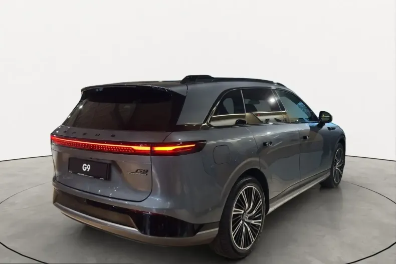 XPENG G9 din 2025 cu 8.100 km - oferta XPE251687 - foto 2