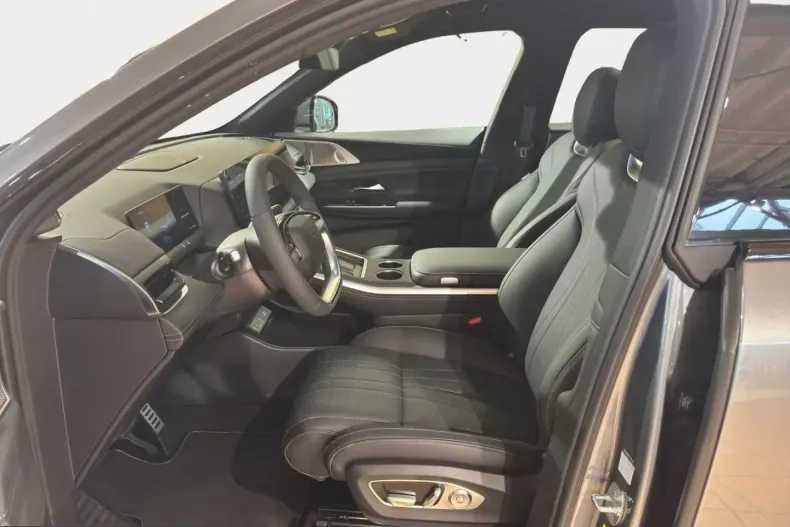 XPENG G9 din 2025 cu 8.100 km - oferta XPE251687 - foto 6