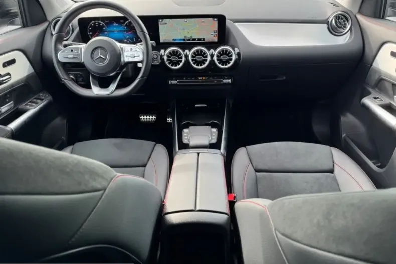Mercedes-Benz GLA 250 (Clasa GLA) din 2023 cu 4.018 km - oferta MER251697 - foto 6