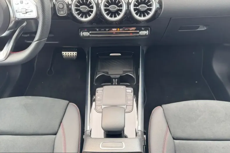 Mercedes-Benz GLA 250 (Clasa GLA) din 2023 cu 4.018 km - oferta MER251697 - foto 7