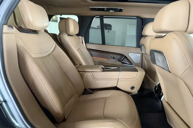 Land Rover Range Rover din 2022 cu 32.580 km - oferta LAN251705 - foto 12