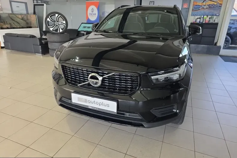 Volvo XC40 din 2022 cu 41.925 km - oferta VOL251708 - foto 3