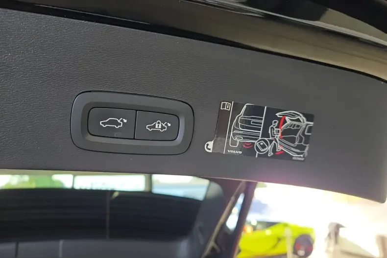 Volvo XC40 din 2022 cu 41.925 km - oferta VOL251708 - foto 16