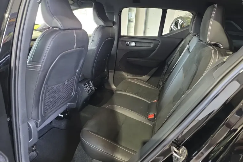 Volvo XC40 din 2022 cu 41.925 km - oferta VOL251708 - foto 17