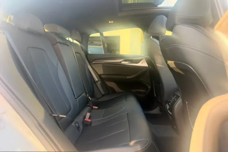 BMW X4 (Seria X) din 2025 cu 14.950 km - oferta BMW251713 - foto 13