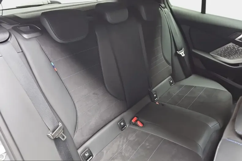 BMW 120 (Seria 1) din 2025 cu 19.350 km - oferta BMW251722 - foto 19
