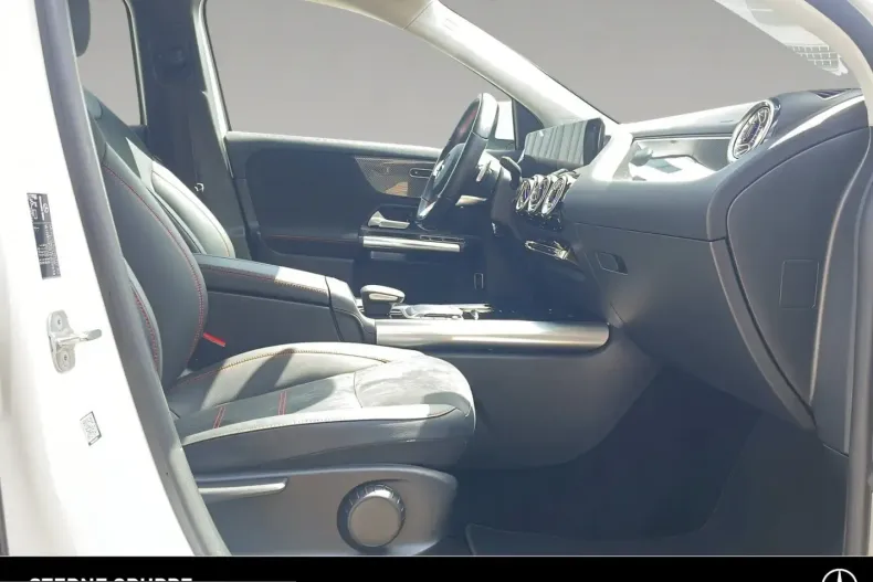 Mercedes-Benz GLA 250 (Clasa GLA) din 2023 cu 49.545 km - oferta MER251724 - foto 10