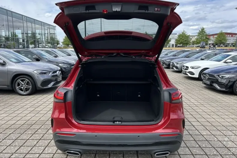 Mercedes-Benz GLA 250 (Clasa GLA) din 2023 cu 34.333 km - oferta MER251725 - foto 9
