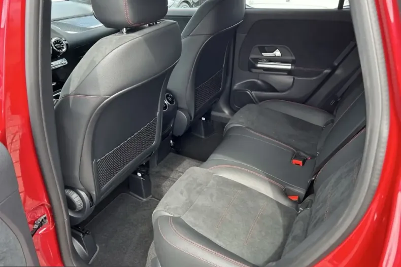 Mercedes-Benz GLA 250 (Clasa GLA) din 2023 cu 34.333 km - oferta MER251725 - foto 12