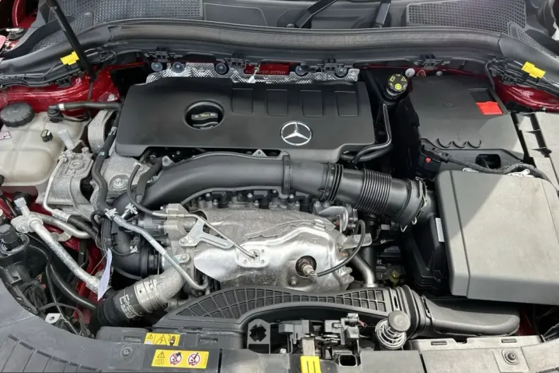 Mercedes-Benz GLA 250 (Clasa GLA) din 2023 cu 34.333 km - oferta MER251725 - foto 13