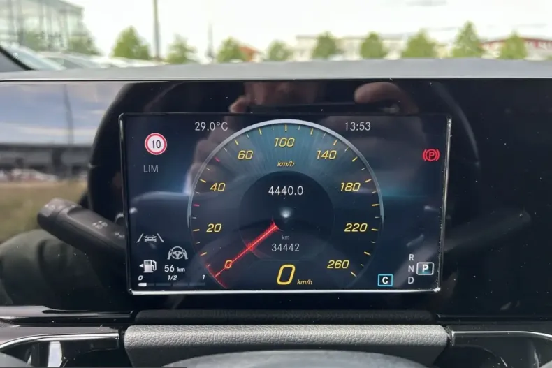 Mercedes-Benz GLA 250 (Clasa GLA) din 2023 cu 34.333 km - oferta MER251725 - foto 15