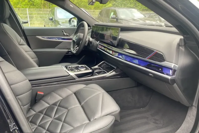 BMW 740 (Seria 7) din 2025 cu 12.925 km - oferta BMW251736 - foto 11