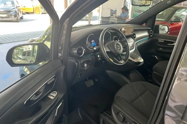 Mercedes-Benz V 300 (Clasa V) din 2023 cu 14.950 km - oferta MER251741 - foto 7