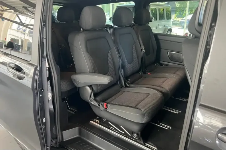 Mercedes-Benz V 300 (Clasa V) din 2023 cu 14.950 km - oferta MER251741 - foto 10