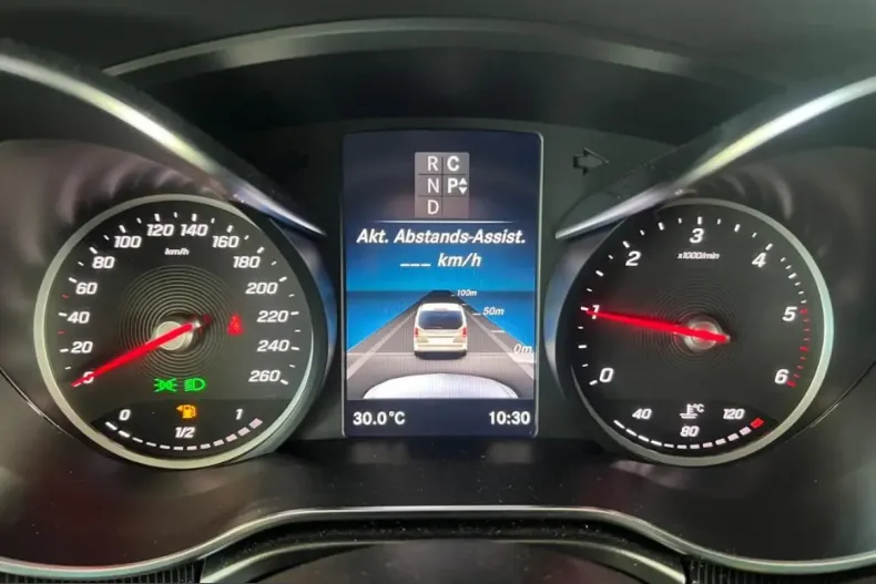 Mercedes-Benz V 300 (Clasa V) din 2023 cu 14.950 km - oferta MER251741 - foto 24