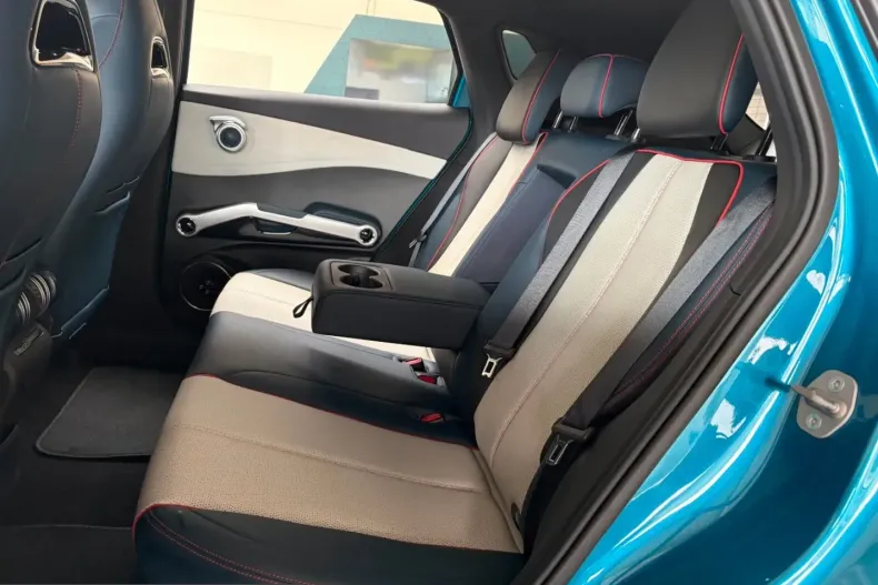 BYD ATTO 3 din 2023 cu 21.400 km - oferta BYD251757 - foto 8