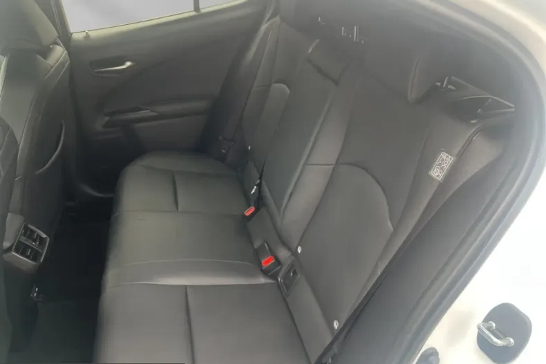 Lexus UX din 2023 cu 22.494 km - oferta LEX251774 - foto 17