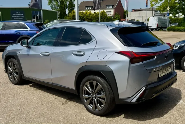 Lexus UX din 2024 cu 50.501 km - oferta LEX251778 - foto 3