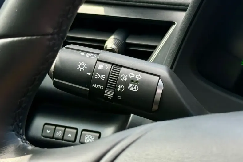 Lexus UX din 2024 cu 50.501 km - oferta LEX251778 - foto 17