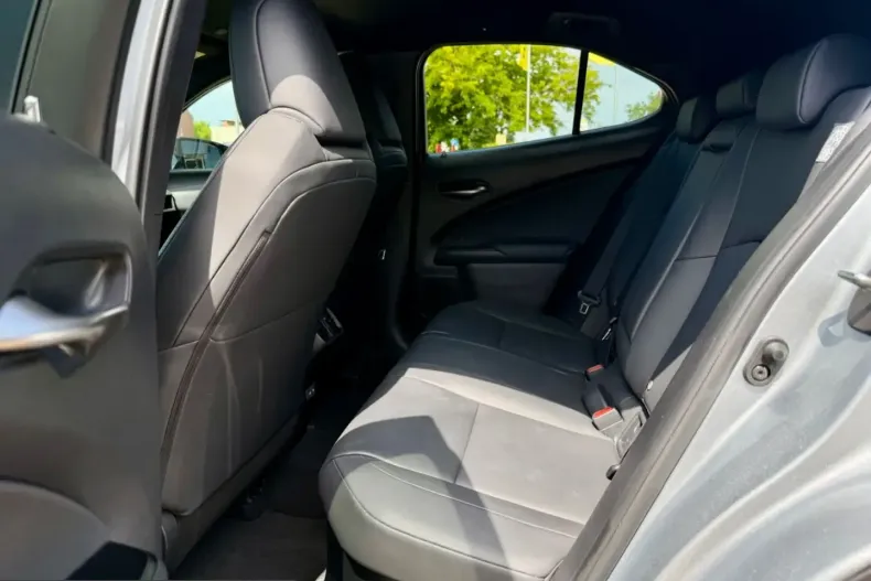 Lexus UX din 2024 cu 50.501 km - oferta LEX251778 - foto 26