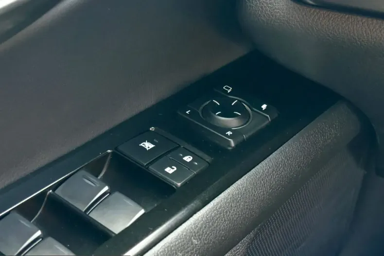 Lexus UX din 2024 cu 50.501 km - oferta LEX251778 - foto 27