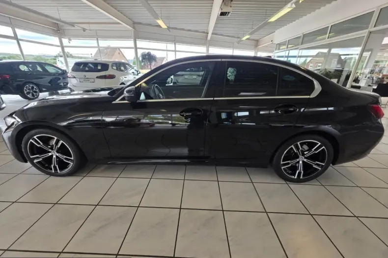 BMW 320 (Seria 3) din 2022 cu 68.800 km - oferta BMW251807 - foto 2