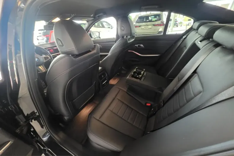 BMW 320 (Seria 3) din 2022 cu 68.800 km - oferta BMW251807 - foto 26