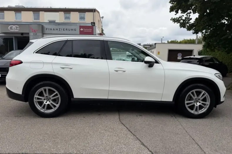 Mercedes-Benz GLC 200 (Clasa GLC) din 2024 cu 18.480 km - oferta MER251830 - foto 6