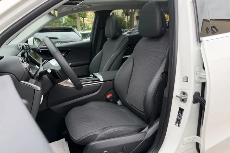 Mercedes-Benz GLC 200 (Clasa GLC) din 2024 cu 18.480 km - oferta MER251830 - foto 9