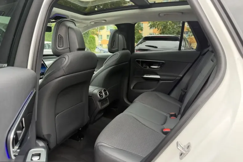 Mercedes-Benz GLC 200 (Clasa GLC) din 2024 cu 18.480 km - oferta MER251830 - foto 10