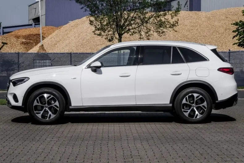 Mercedes-Benz GLC 300 (Clasa GLC) din 2025 cu 11.301 km - oferta MER251832 - foto 3