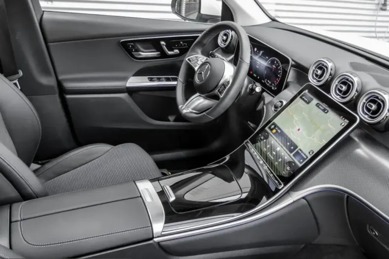 Mercedes-Benz GLC 300 (Clasa GLC) din 2025 cu 11.301 km - oferta MER251832 - foto 7