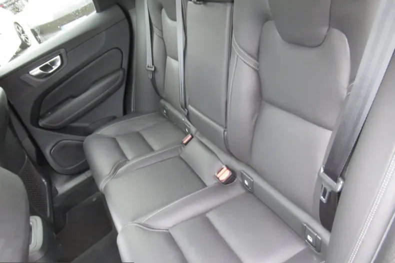 Volvo XC60 din 2023 cu 10.540 km - oferta VOL251846 - foto 6