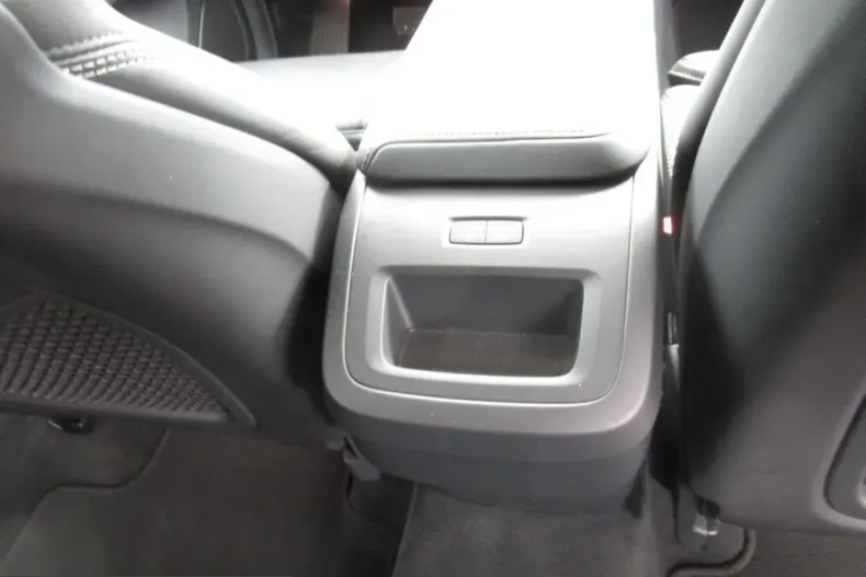 Volvo XC60 din 2023 cu 10.540 km - oferta VOL251846 - foto 9