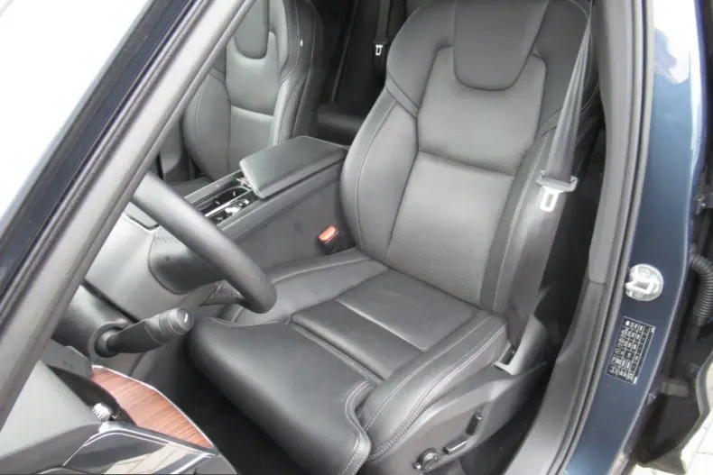 Volvo XC60 din 2023 cu 10.540 km - oferta VOL251846 - foto 13