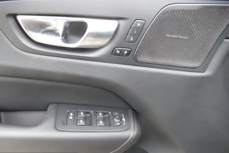 Volvo XC60 din 2023 cu 10.540 km - oferta VOL251846 - foto 15