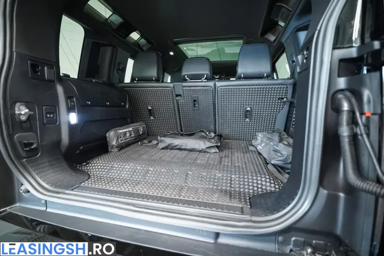 Land Rover Defender din 2023 cu 75.814 km - oferta LAN251851 - foto 16