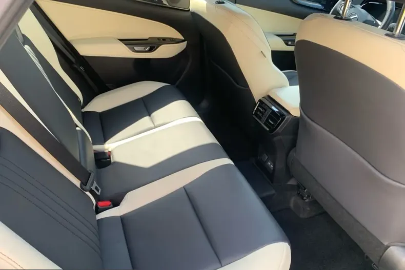 Lexus NX 450h din 2023 cu 60.660 km - oferta LEX251862 - foto 16