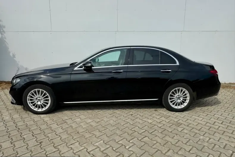 Mercedes-Benz E 220 (Clasa E) din 2022 cu 85.418 km - oferta MER251865 - foto 1