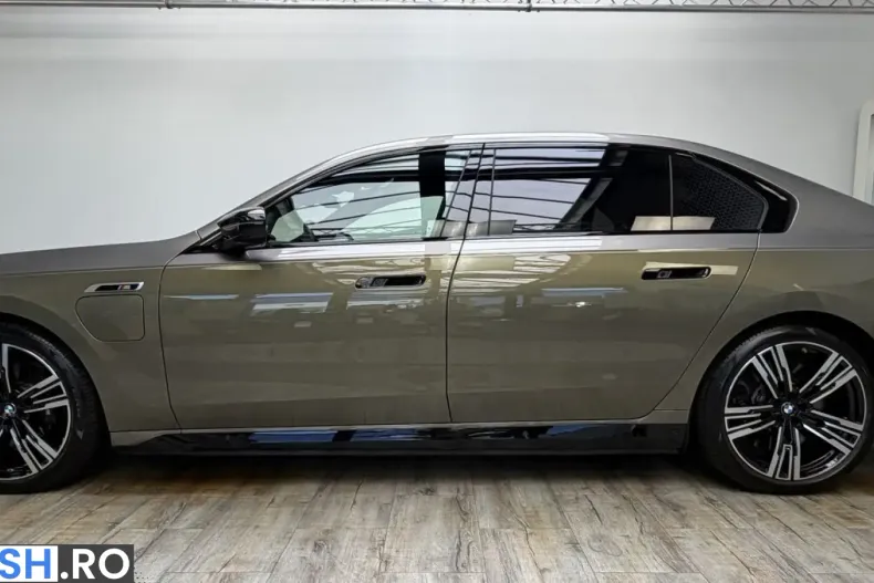 BMW M760 (Seria 7) din 2025 cu 19.999 km - oferta BMW251868 - foto 3