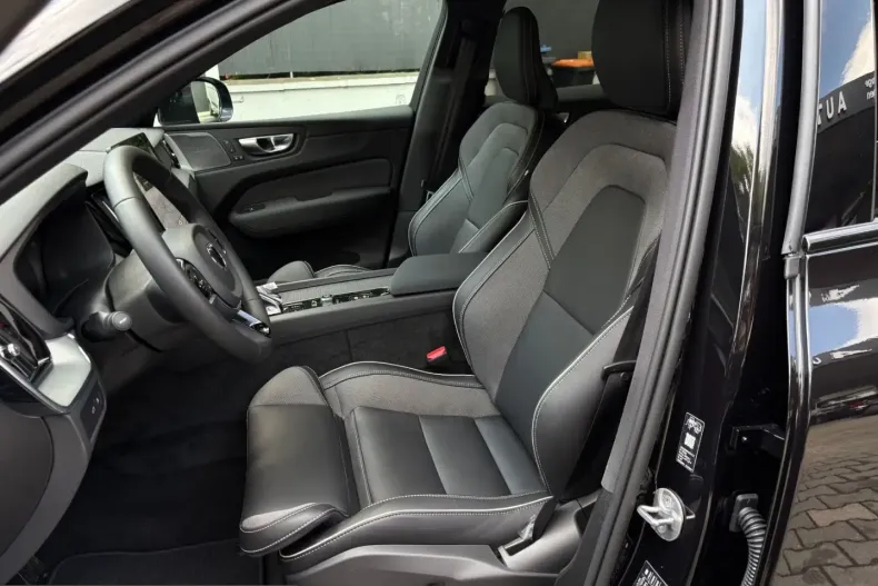 Volvo XC60 din 2025 cu 7.944 km - oferta VOL251870 - foto 8