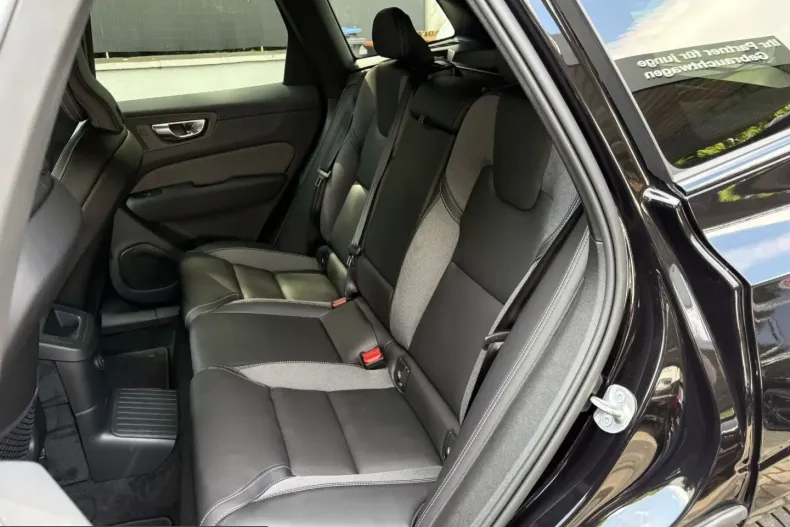 Volvo XC60 din 2025 cu 7.944 km - oferta VOL251870 - foto 9