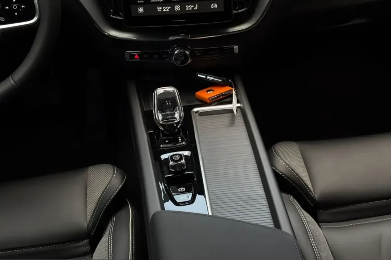Volvo XC60 din 2025 cu 7.944 km - oferta VOL251870 - foto 15