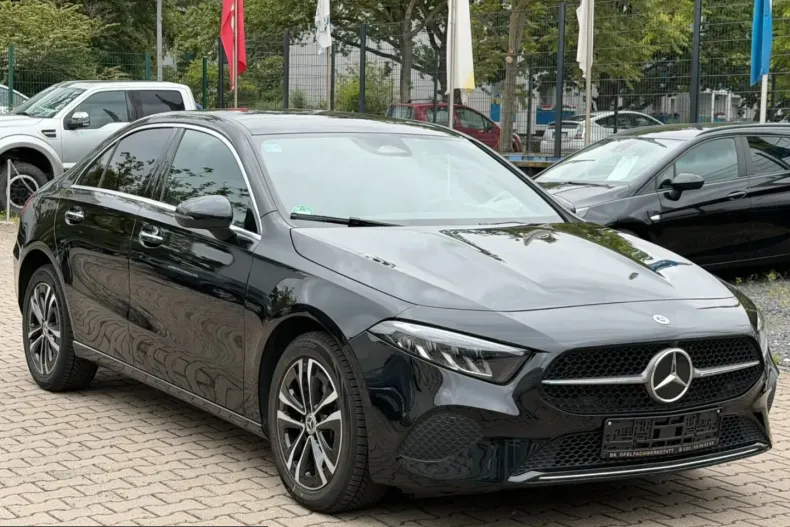 Mercedes-Benz A 250 (Clasa A) din 2024 cu 32.000 km - oferta MER251873 - foto 1