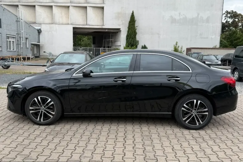 Mercedes-Benz A 250 (Clasa A) din 2024 cu 32.000 km - oferta MER251873 - foto 3