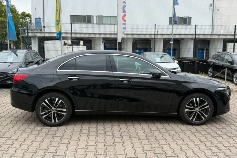 Mercedes-Benz A 250 (Clasa A) din 2024 cu 32.000 km - oferta MER251873 - foto 7