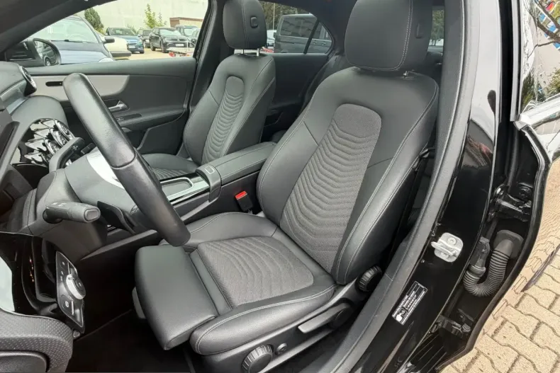 Mercedes-Benz A 250 (Clasa A) din 2024 cu 32.000 km - oferta MER251873 - foto 9