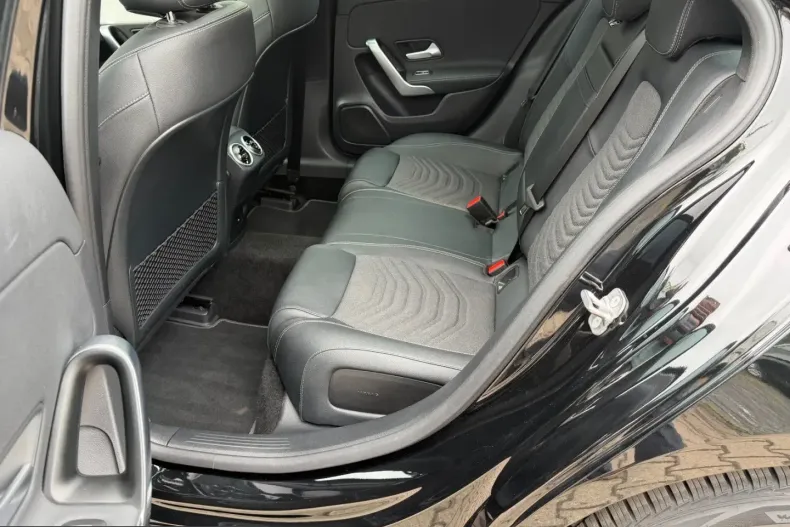 Mercedes-Benz A 250 (Clasa A) din 2024 cu 32.000 km - oferta MER251873 - foto 39
